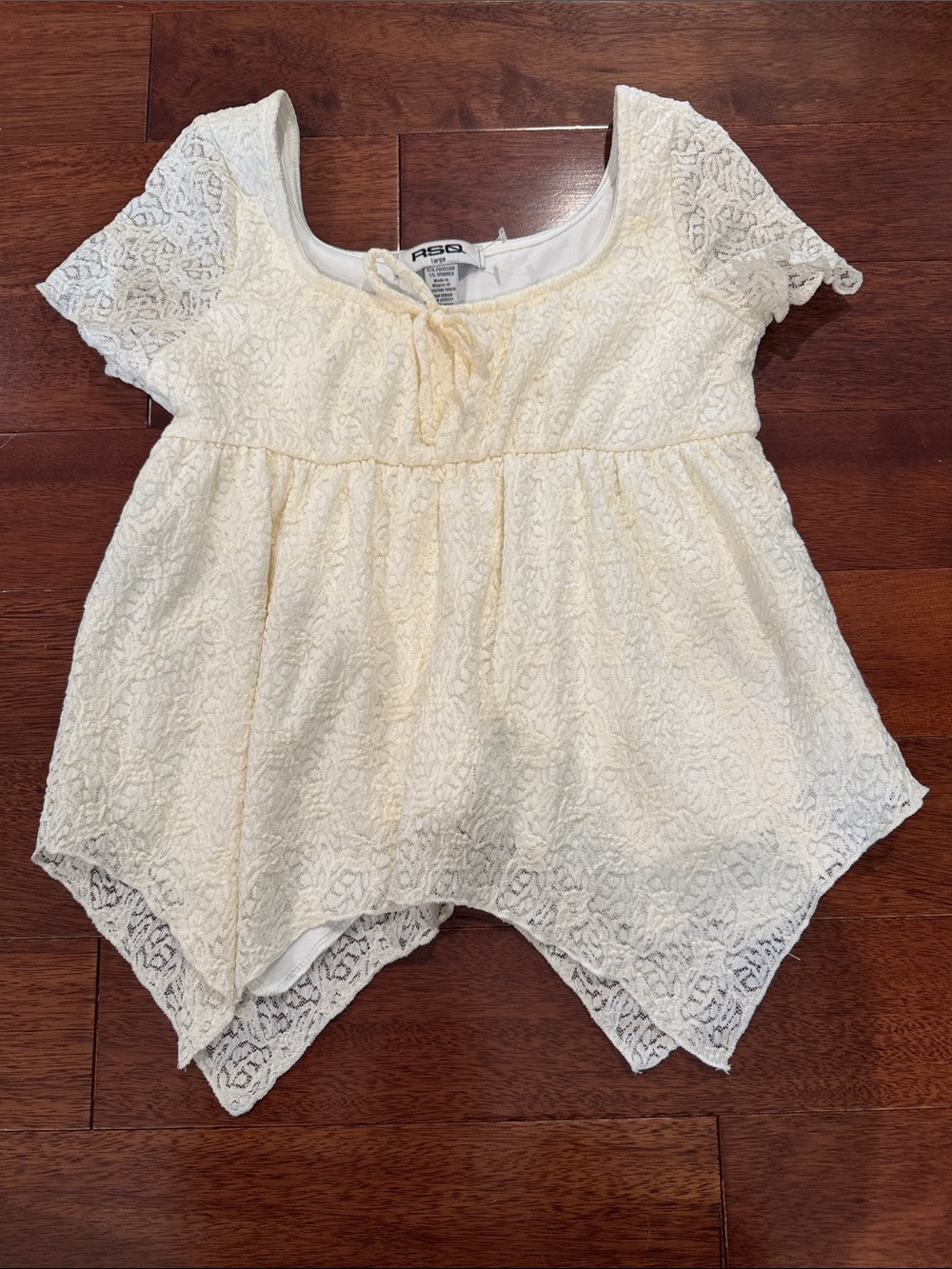RSQ Cream Lace Handkerchief-Hem Girls Top
